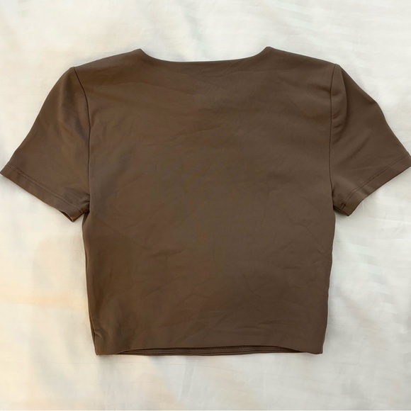 Aritzia Contour Crew Cropped T-Shirt - Picture 2 of 4